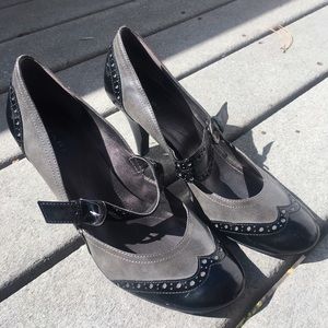 Tahari heels ✨📦Moving Sale📦✨